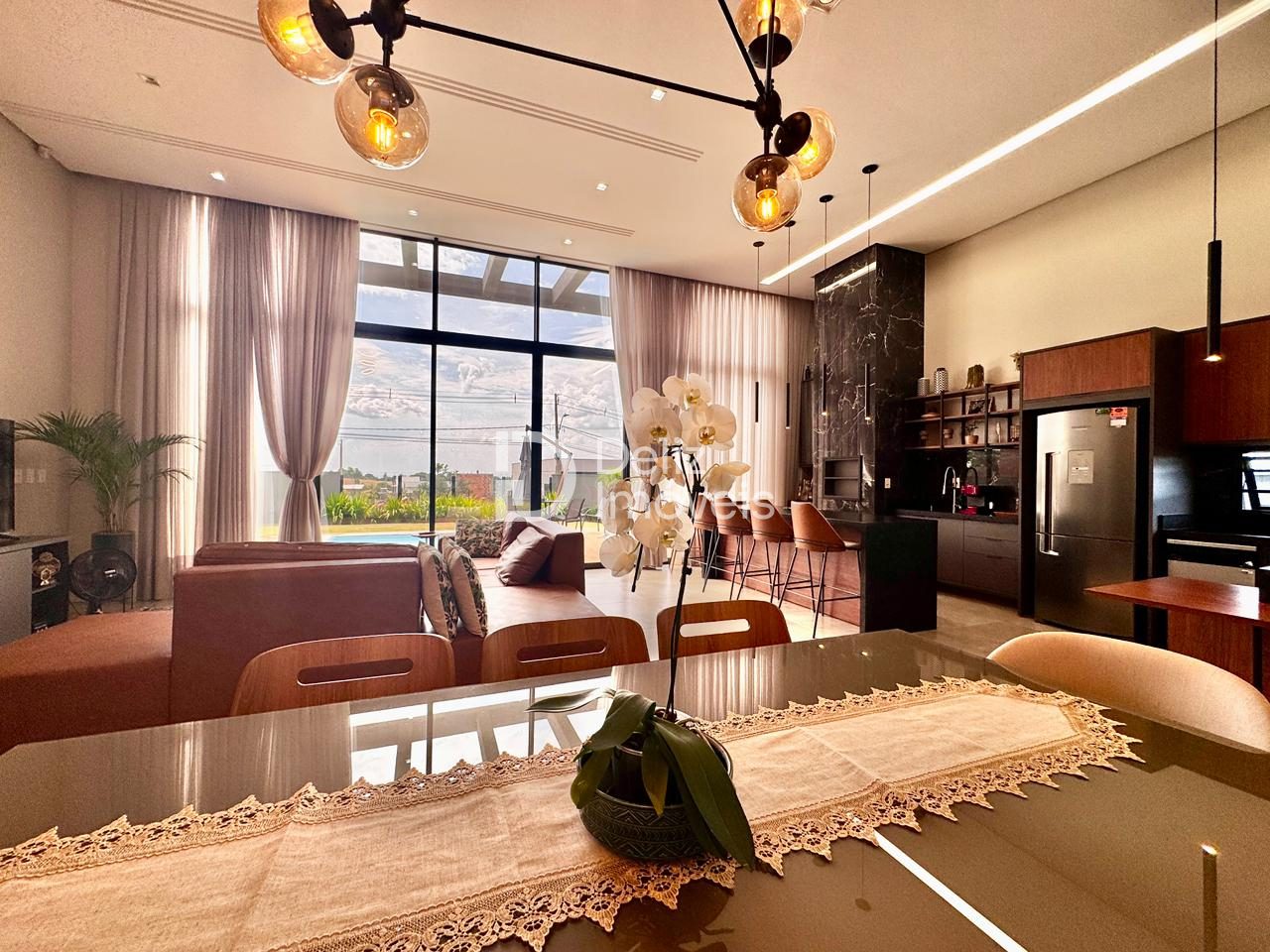 Casa com 04 suites